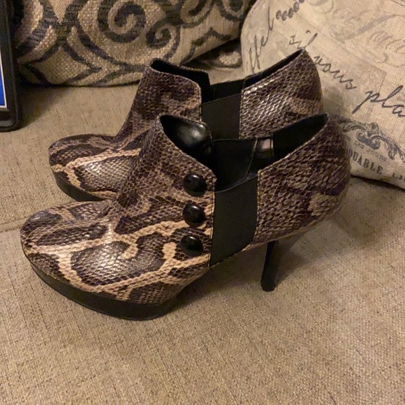 Unlisted Shoes - 🌼 unlisted size 8
